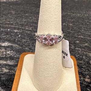Elegant Silver Women's Ring with Pink Stones